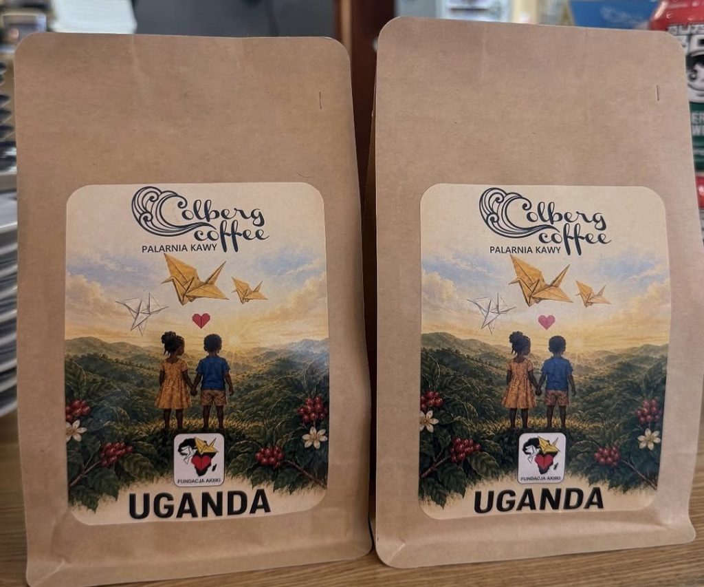 kawa z Ugandy z etykietą Fundacji Akiiki od Colbergcoffee
