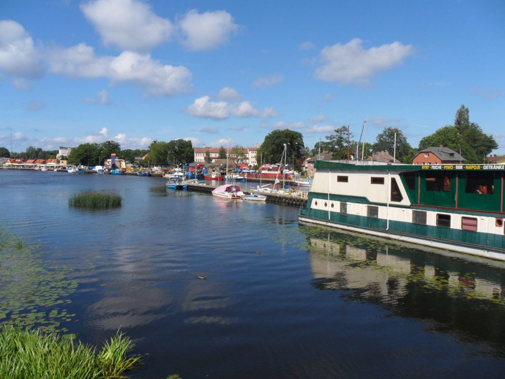 Port w Mrzeżynie u ujścia Regi