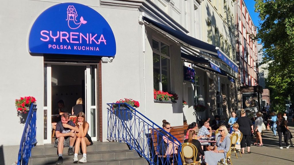 Restauracja Syrenka przy ul. Zwycięzców w Kołobrzegu